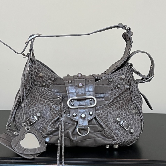 Hurry 6 more spots left! Customer Appreciation!! BALENCIAGA  Le Cagole Bag - Picture 7 of 16